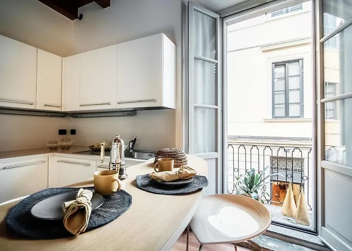 Del Pero - By Myhomeincomo Apartment Como