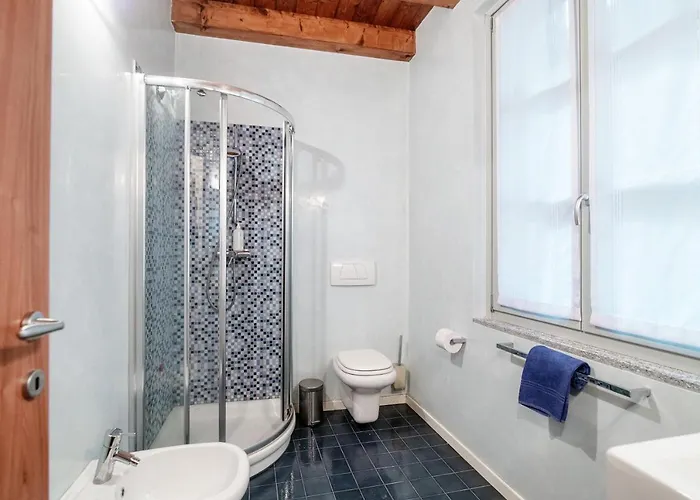 Apartment Del Pero - By Myhomeincomo Como