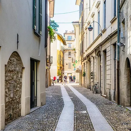 Del Pero - By Myhomeincomo Apartment Como