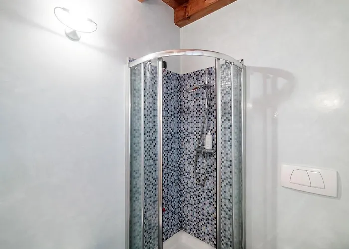 Del Pero - By Myhomeincomo Apartment